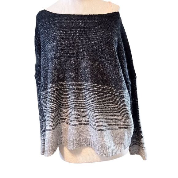 Culture ||  Hip & Modern lighter sweater. So many option on how to wear. - Picture 3 of 10